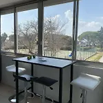 3 Pieces Confort Avec Loggia Fermee Et Equipements Modernes, Proche Des Thermes - Fr-1-553-208 Apartment