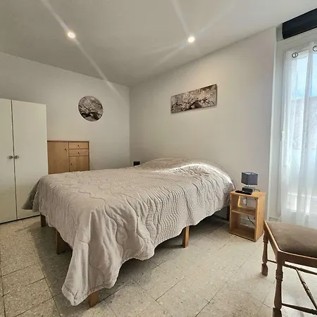 3 Pieces Confort Avec Loggia Fermee Et Equipements Modernes, Proche Des Thermes - Fr-1-553-208 Апартаменты